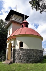 Mařský vrch - rotunda sv. Václava s vystavěnou rozhlednou z roku 1936