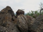 Hudlická skála - vrcholová část skalního hřbetu
