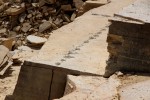 Lom U Devíti Křížů - oddělování vrstev pískovců pomocí trhacích cementových směsí