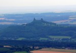 Vrch Kozákov - pohled z Kozákova na hrad Trosky - 9km