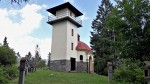 Mařský vrch - rotunda sv. Václava s vystavěnou rozhlednou, cestu na vrchol lemuje křížová cesta