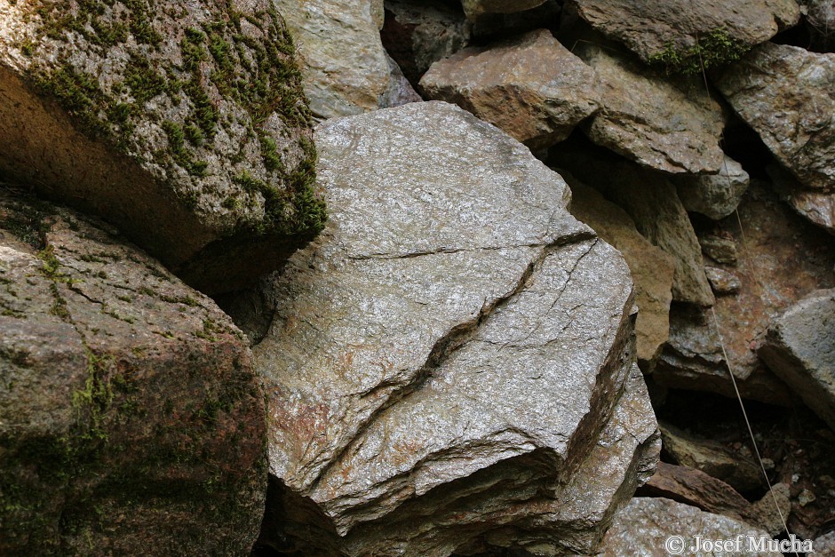 Vápenka u Kovářské - okolní svory krušnohorského krystalinika