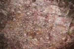 Hrádek - lomy Nad Planinou - bazální slepenec - pojivo obsahuje železnou rudu, která se na Mirošovsku těžila a zpracovávala
