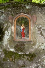 Hruboskalsko - Panna Maria pomocnice - pískovcová nika
