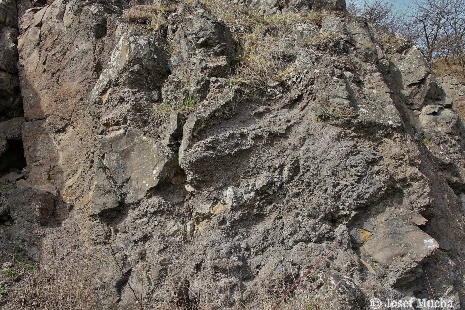 Polínský vrch - Krsy - vulkanoklastika s xenolity