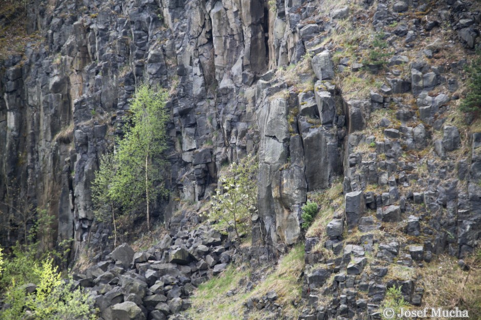 Hradišťský vrch - rozpadající se čedič