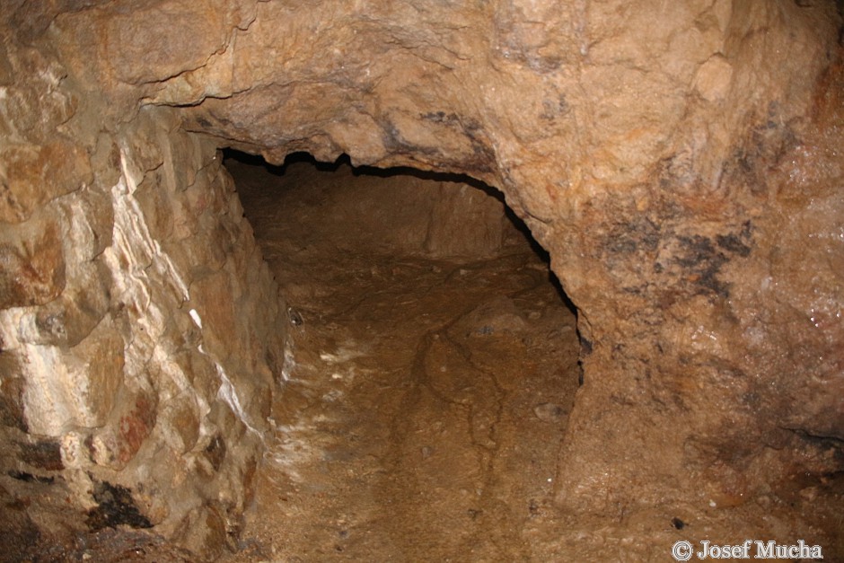 Důl Jeroným - velké množství dobývacích komor