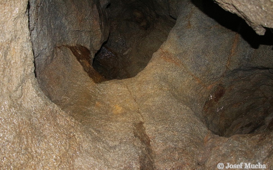 Důl Jeroným - velké množství dobývacích komor