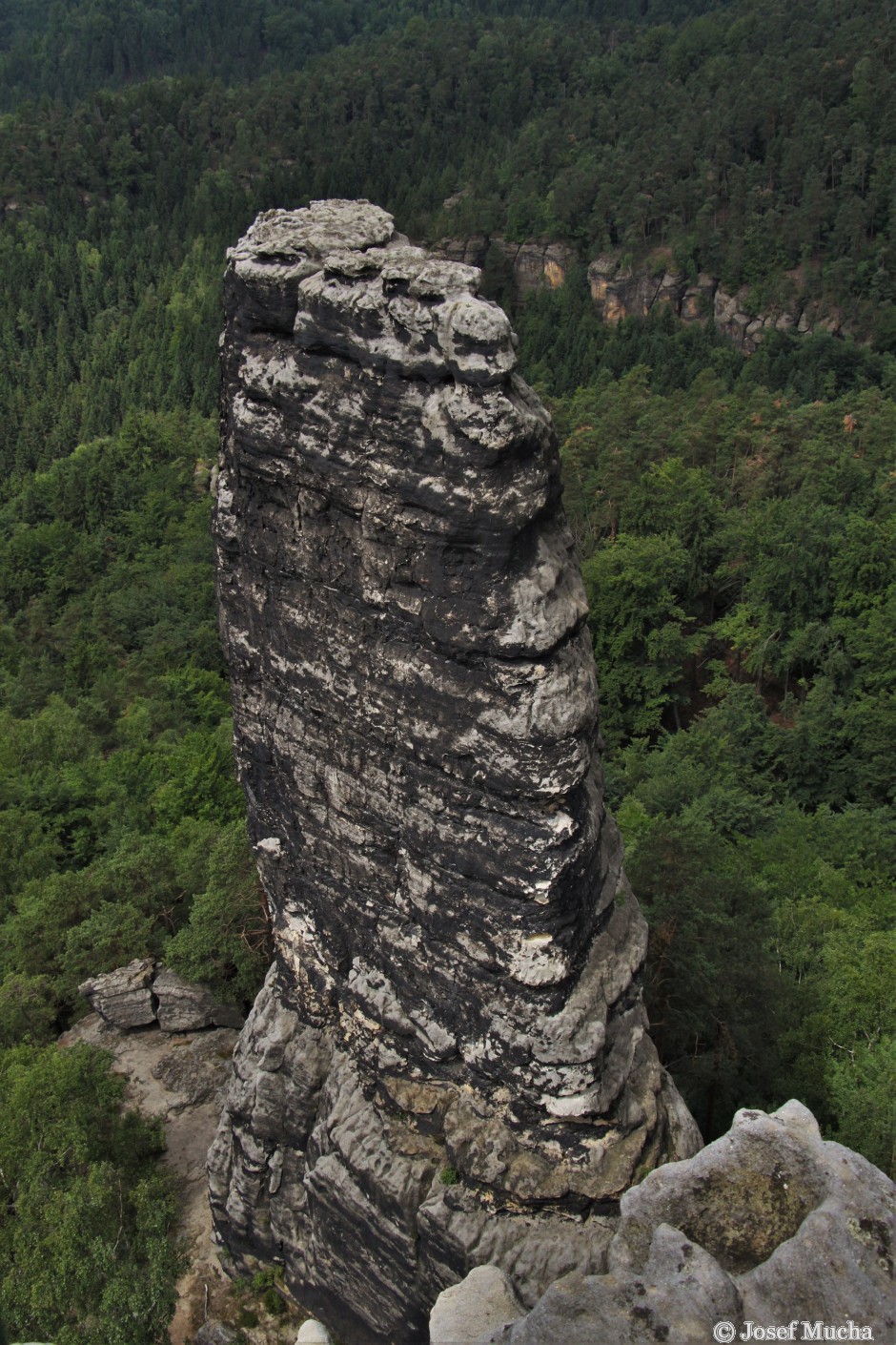 Pravčická brána - výhled na skalní pískovcovou věž