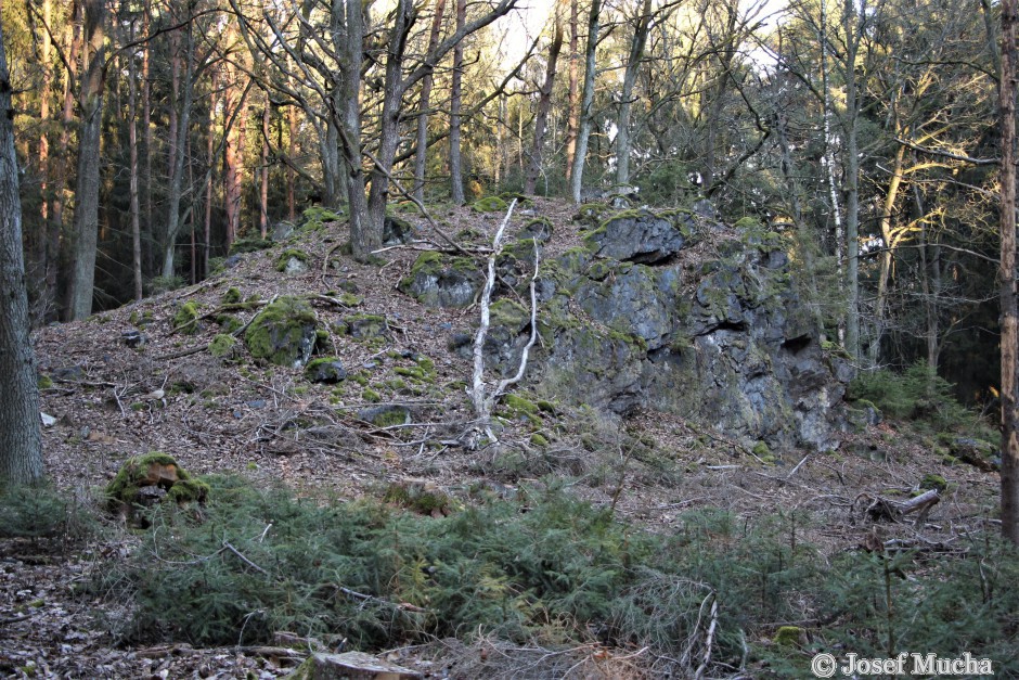 Čertovo břemeno - skalní hřbet ze silicitu (lidově buližník)