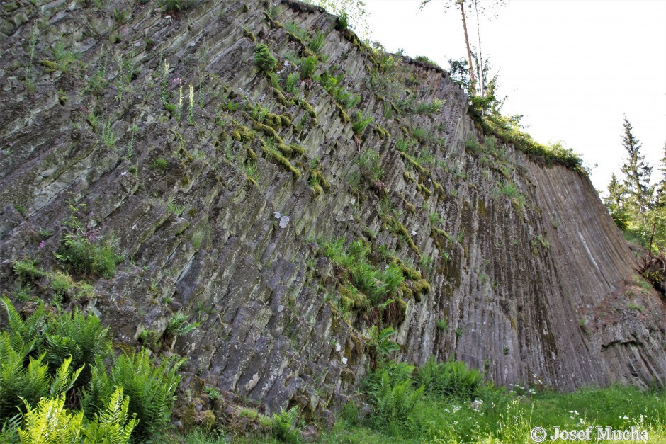 Rotavské varhany - detail vějíře sloupcovité odlučnosti