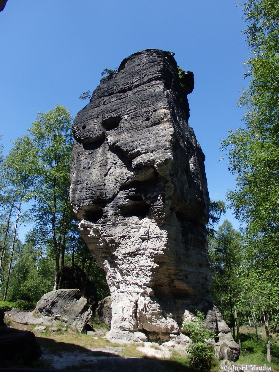 Tiské stěny - skalní město Tisá - selektivní zvětrávání vrstev