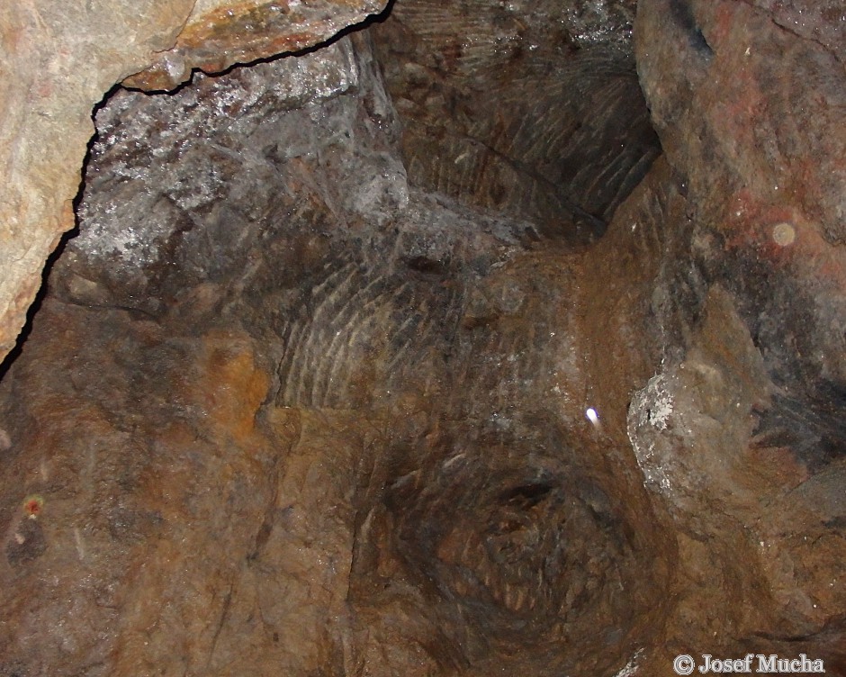 Důl Jeroným - velké množství dobývacích komor