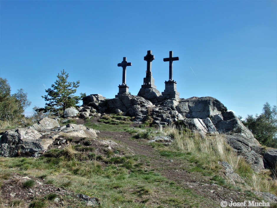 Tři Křížky - hornina serpentinit (hadec) - Vlčí hřbet - Slavkovský Les 