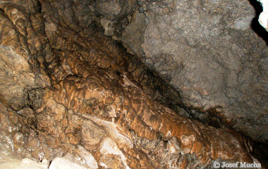 Svatý Jan pod Skalou - detail krasových jevů z jeskyně pod kostelem sv.Jana