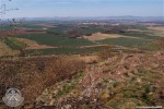 Říp - severní vyhlídka s výhledem na České středohoří a Roudnici nad Labem, foto Pavla Gürtlerová, www.geology.cz/foto/23050