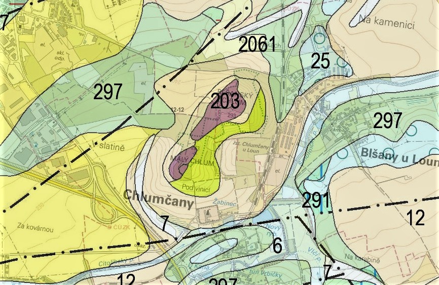 Blšanský chlum a Malý chlum na geologické mapě - fialová barva jsou vulkány, ostatní světlé barvy sedimenty druhohorních moří až sedimenty čtvrtohor