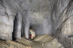 Kaolínový důl Nevřeň - hlavní chodba vysoká až 12 metrů - původní stav před  úpravami, foto Centrum Caolinum