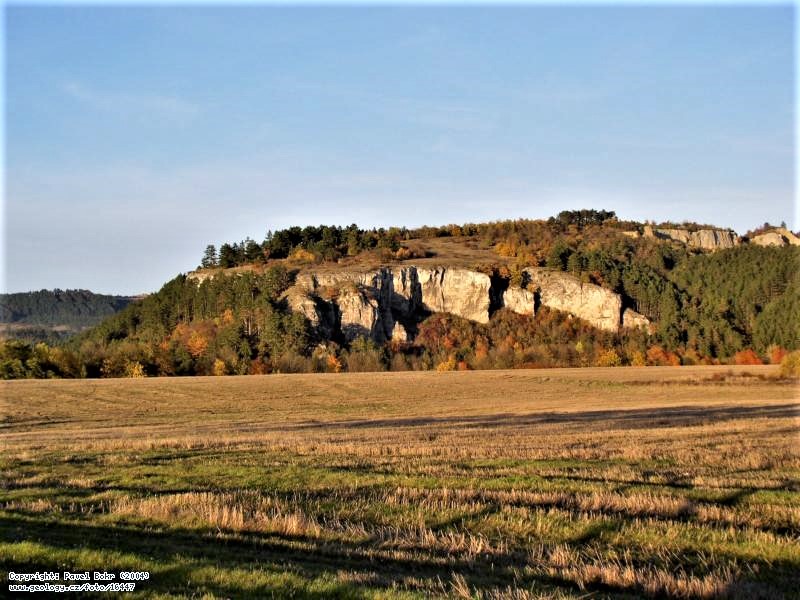 Kotýz - celkový pohled na vápencový masív, foto Pavel Bokr, www.geology.cz/foto/16447