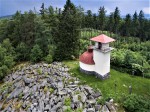 Mařský vrch - kamenné moře z vyvřelé žíly syenitového porfyru, vzniklo mrazovým zvětráváním době glaciálů - foto www.Sumavsko.cz